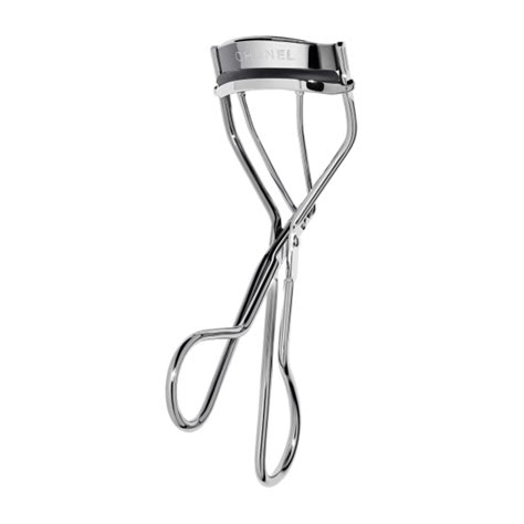 LE RECOURBE CILS DE CHANEL EYELASH CURLER.